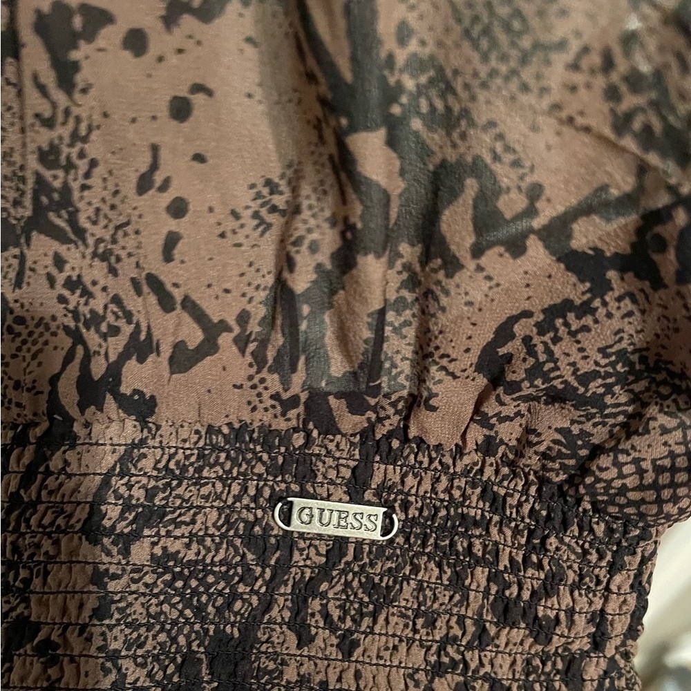 Guess Women's 100% Silk Top with Brown Snake Print M - Picture 4 of 7